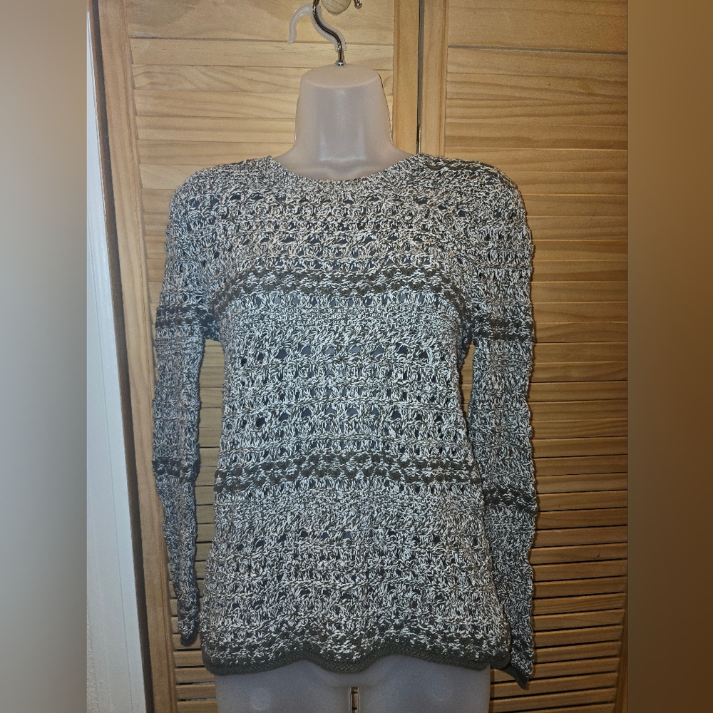 Women's Olive Green and White Knit Sweater